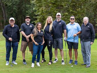 golf attendees group picture