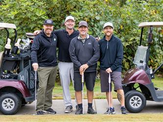 golf attendees group picture