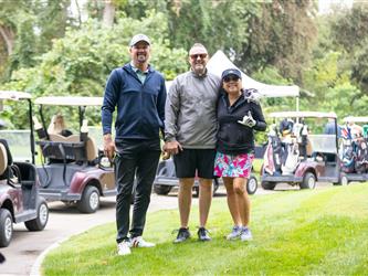 golf attendees group picture