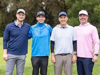 golf attendees group picture