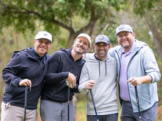 golf attendees group picture