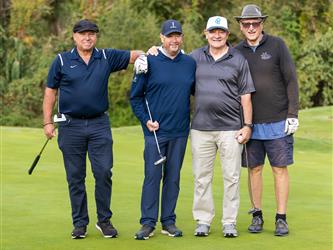 golf attendees group picture