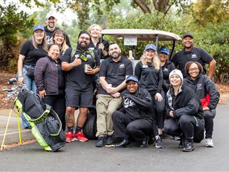 golf attendees group picture 