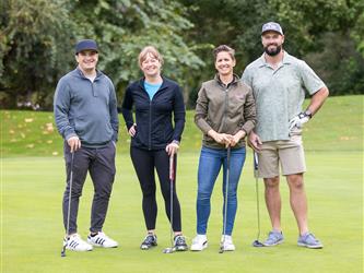 golf attendees group picture
