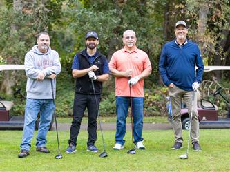 golf attendees group picture